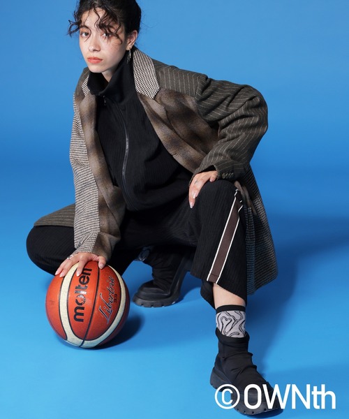 OWNth(オンス)の「サイドテープラインコーデュロイトラックパンツ(その他パンツ・レディース・ブラック・M/L)」の2枚目の写真