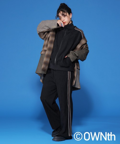 OWNth(オンス)の「サイドテープラインコーデュロイトラックパンツ(その他パンツ・レディース・ブラック・M/L)」の4枚目の写真
