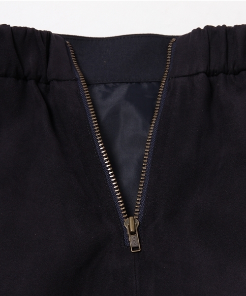 NATURAL BEAUTY BASIC（ナチュラルビューティーベーシック）の「【JJ 11月号掲載】フェイクスエードスカート（スカート・レディース・ダークベージュ/ネイビー・SMALL/MEDIUM/X-SMALL）」の4枚目の写真