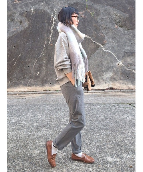 Right-on(ライトオン)の「【HONEYSUCKLE ROSE】ふわふわチェック太フリンジマフラー(マフラー・レディース・オレンジ/ブルー・ONE SIZE)」の4枚目の写真