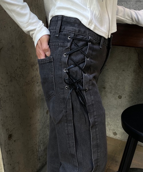 ROGER AND RAW(ロジャーアンドロウ)の「サイドレースアップデニムパンツ(デニムパンツ・レディース・ブラック/ダークブラック・SMALL/MEDIUM/LARGE)」の20枚目の写真