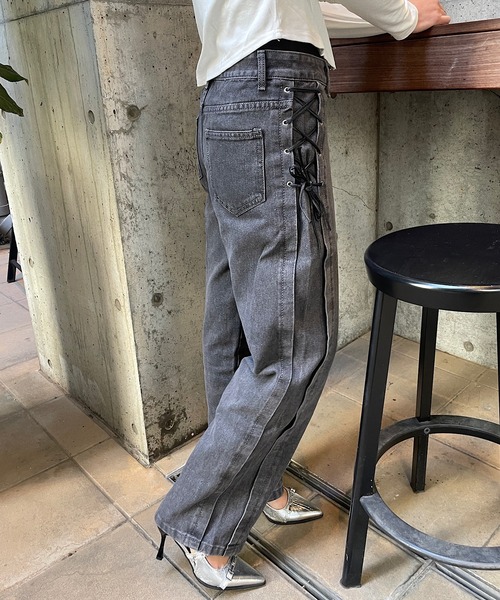 ROGER AND RAW(ロジャーアンドロウ)の「サイドレースアップデニムパンツ(デニムパンツ・レディース・ブラック/ダークブラック・SMALL/MEDIUM/LARGE)」の16枚目の写真