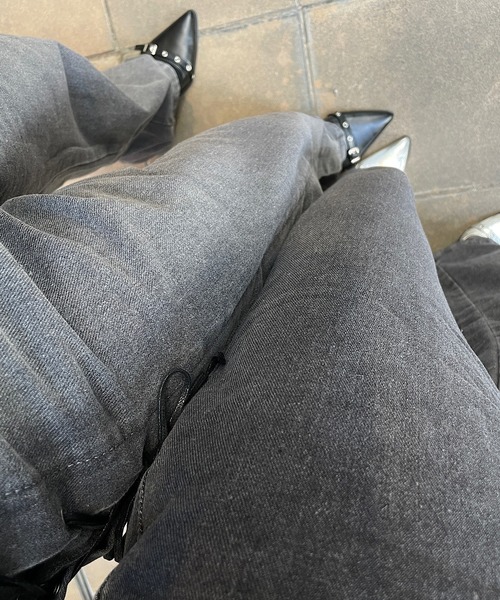 ROGER AND RAW(ロジャーアンドロウ)の「サイドレースアップデニムパンツ(デニムパンツ・レディース・ブラック/ダークブラック・SMALL/MEDIUM/LARGE)」の11枚目の写真