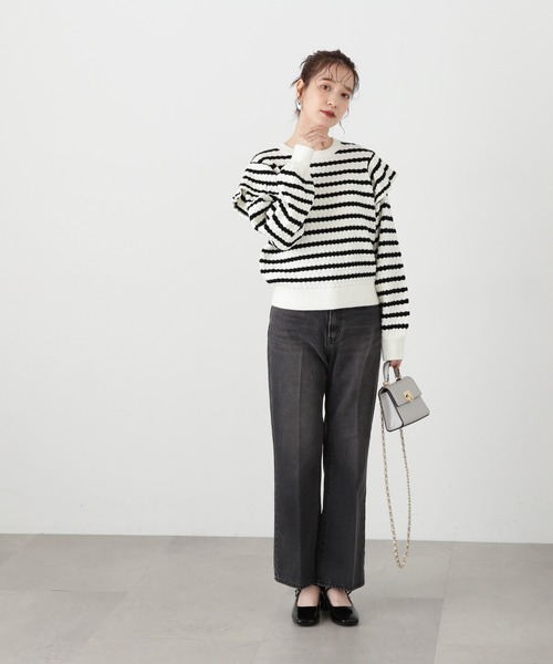 N.(N. Natural Beauty Basic)(エヌエヌナチュラルビューティーベーシック)の「◆ポコポコフリルショルダーニット(ニット/セーター・レディース・ホワイト×ブラック/ブラック・MEDIUM)」の9枚目の写真