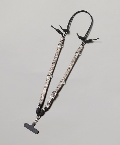 TOGA PULLA（トーガ　プルラ）の「TOGA PULLA Leather phone strap TZ241-AK961（スマホグッズ・レディース・マルチ/グリーン/ブラック・ONE SIZE）」の12枚目の写真