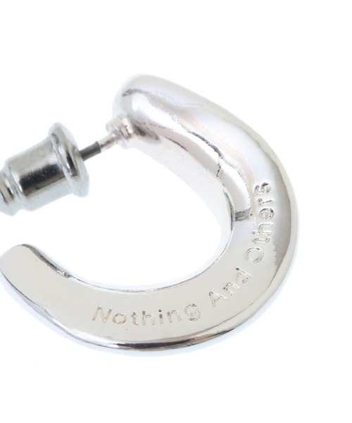 CLANE（クラネ）の「RIDGE MINI HOOP PIERCE（ピアス（両耳用）・レディース・ゴールド/シルバー・FREE）」の12枚目の写真