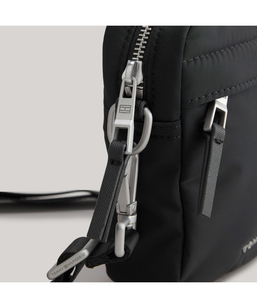 TOMMY HILFIGER（トミーヒルフィガー）の「ミニリポーターバッグ（ショルダーバッグ・メンズ・ブラック・FREE）」の4枚目の写真