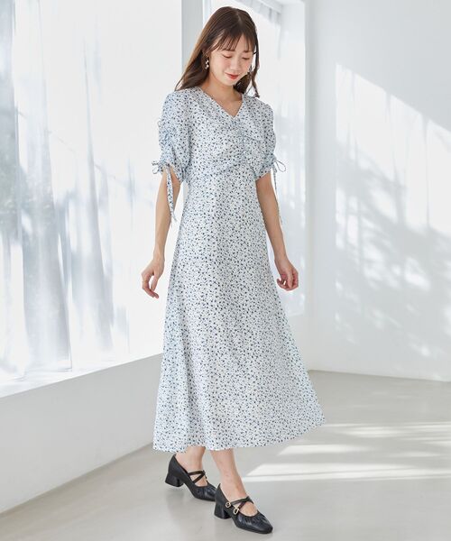 MAJESTIC LEGON（マジェスティックレゴン）の「はかなげフラワーギャザーワンピ（ワンピース・レディース・グリーン系その他/ホワイト系その他2/ブルー系その他2/ブルー系その他4・SMALL/MEDIUM）」の18枚目の写真