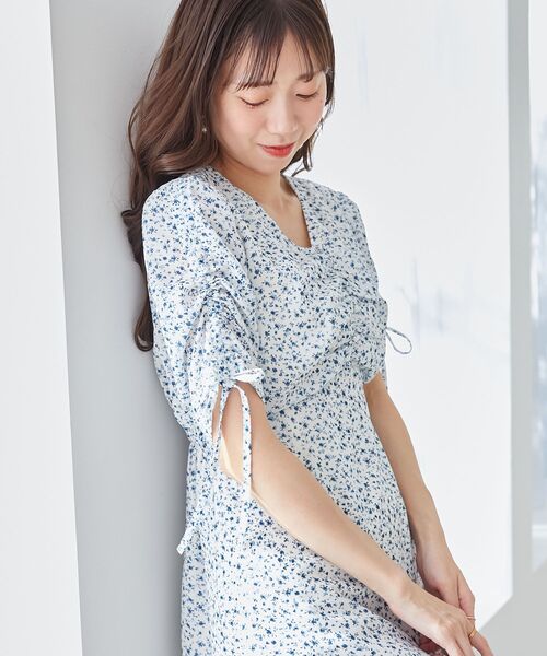 MAJESTIC LEGON（マジェスティックレゴン）の「はかなげフラワーギャザーワンピ（ワンピース・レディース・グリーン系その他/ホワイト系その他2/ブルー系その他2/ブルー系その他4・SMALL/MEDIUM）」の22枚目の写真