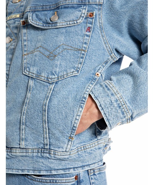 REPLAY（リプレイ）の「9 ZERO 1 コンフォートデニムジャケット（デニムジャケット・メンズ・ライトブルー・LARGE/X-LARGE/MEDIUM/SMALL）」の6枚目の写真