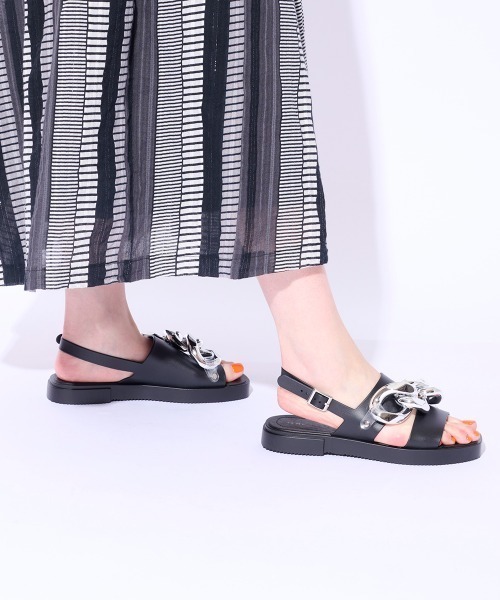 TEMPERATE(テンパレイト)の「TEMPERATE/テンパレイト/QUINN(サンダル・レディース・その他/ブラック/ホワイト・40/38/36)」の5枚目の写真
