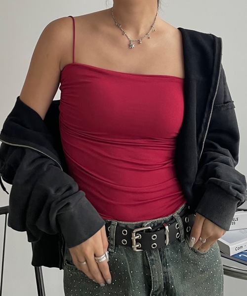 SHAGGIE（シャギー）の「サイドギャザー細ストラップキャミソール（キャミソール・レディース・ホワイト/レッド/ブラック/グレー・FREE）」の4枚目の写真