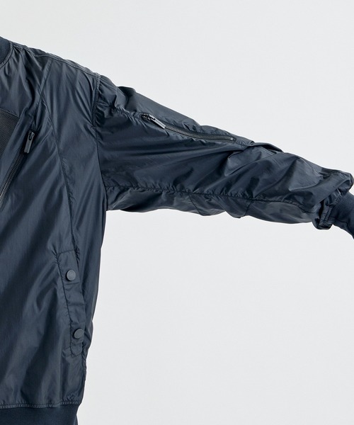 WHITE MOUNTAINEERING（ホワイトマウンテニアリング）の「【White Mountaineering / ホワイトマウンテニアリング】別注 NYLON MA-1 JACKET/別注 ナイロンMA-1ジャケット（MA-1・メンズ・ブラック/ネイビー・000/1/2）」の15枚目の写真