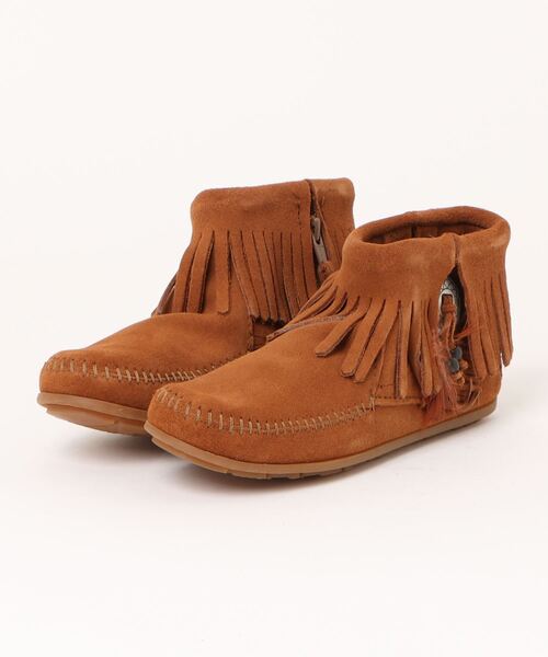 Minnetonka(ミネトンカ)の「《ミネトンカ MINNETONKA》ブーティー サイドジップ ブーツ(ブーツ・レディース・ライトベージュ/ブラウン/ブラック・US5.5/US6/US5)」の3枚目の写真