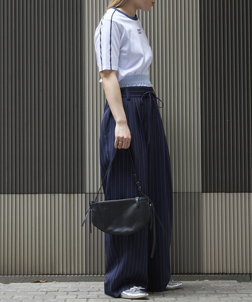 Firsthand(ファーストハンド)の「Firsthand/ファーストハンド Leather Ribbon Moon Bag / レザーリボンムーンバッグ / ワンハンドルバッグ / ショルダーバッグ / 防水レザー(ショルダーバッグ・レディース・ブラック・ONE SIZE)」の7枚目の写真