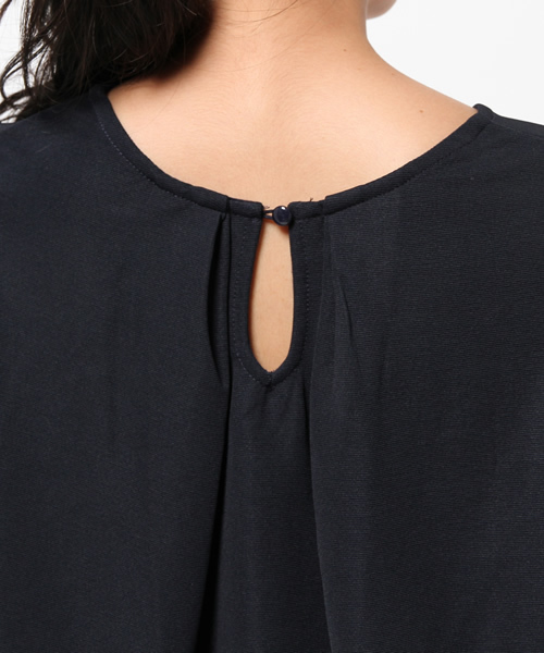 ikka(イッカ)の「フレアスリーブプルオーバー(Tシャツ/カットソー・レディース・ネイビー/キャメル・MEDIUM/LARGE)」の8枚目の写真