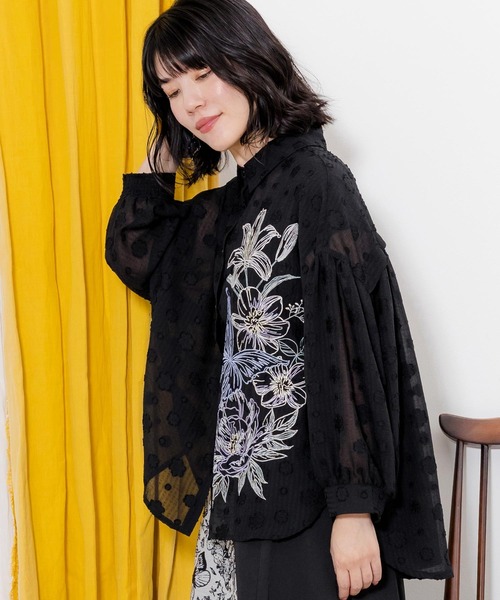 iS ScoLar（イズスカラー）の「541227：蝶花刺繍×シフォンジャガード