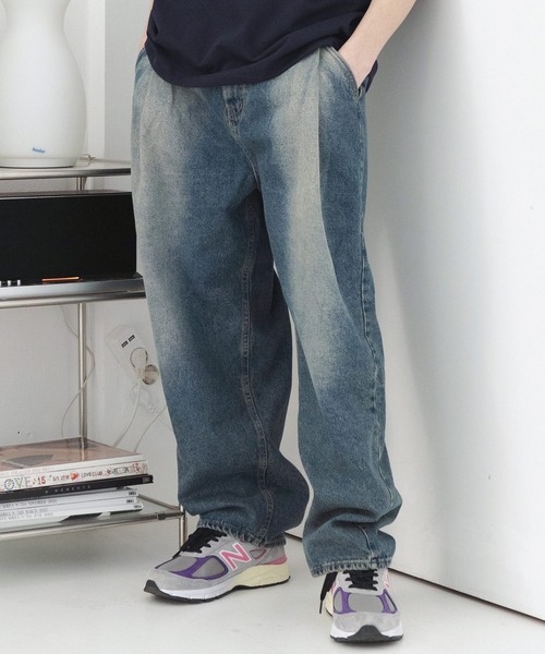 WOODENDOLL(ウッディンドール)の「韓国ファッション ダメージ加工 テーパード タック ワイド デニムパンツ(デニムパンツ・メンズ・ブルー・L/M/S)」の10枚目の写真