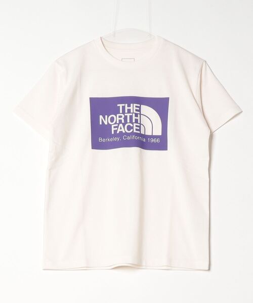 THE NORTH FACE(ザノースフェイス)の「ザ ノース フェイス THE NORTH FACE S/S California Logo Tee_ショートスリーブカリフォルニアロゴティー(Tシャツ/カットソー・レディース・パープル/ホワイト×パープル/ブラック×グレー・M/L/S/XL)」の1枚目の写真
