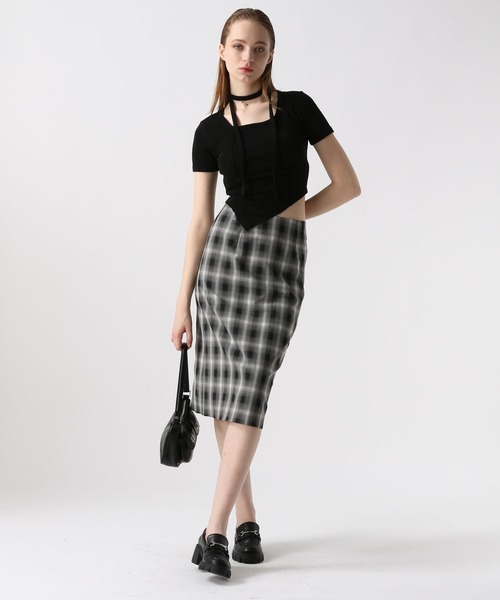 FOREVER 21（フォーエバー トゥエンティーワン）の「【2024SS】ボウタイ付きＴシャツ（Tシャツ/カットソー・レディース・オフホワイト/ブラック/グレー・FREE）」の18枚目の写真