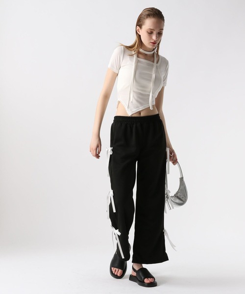 FOREVER 21（フォーエバー トゥエンティーワン）の「【2024SS】ボウタイ付きＴシャツ（Tシャツ/カットソー・レディース・オフホワイト/ブラック/グレー・FREE）」の15枚目の写真