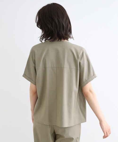 INDIVI(インディヴィ)の「◆【UVケア/接触冷感/SETUP可能】麻混ストレッチ タックブラウス(シャツ/ブラウス・レディース・ブラック/ブルー系8/ライトグレー系3/ベージュ系3・40/05/13/15 /36/38/19)」の12枚目の写真