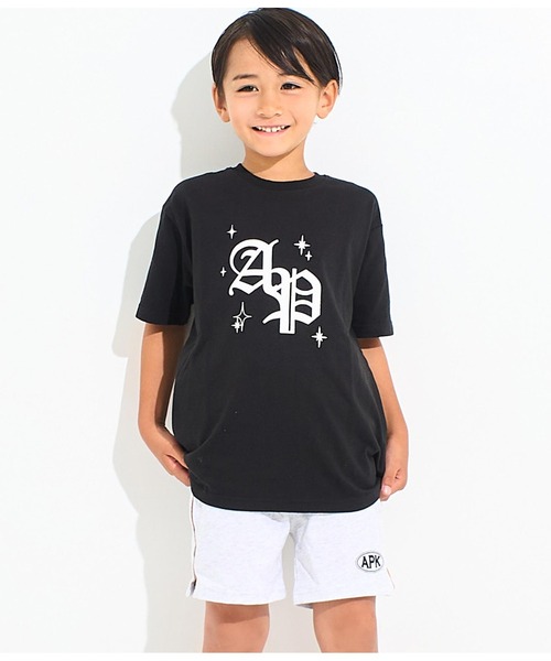 ANAP kids（アナップキッズ）の「オールドイングリッシュ箔プリントビッグTシャツ【親子お揃（Tシャツ/カットソー・キッズ・ブラック/ホワイト・130cm/110cm/120cm）」の2枚目の写真