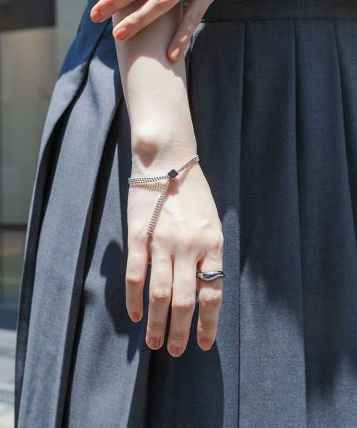 SMELLY（スメリー）の「ステンレスニュアンスリング（リング・レディース・シルバー・12）」の6枚目の写真