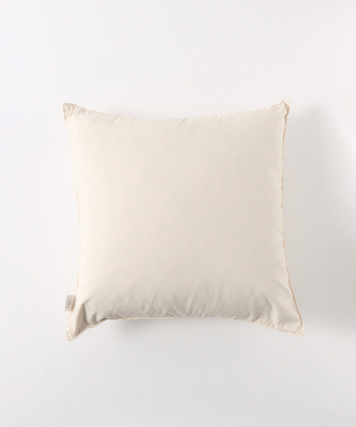 journal standard Furniture （ジャーナルスタンダードファニチャー）の「FEATHER CUSHION PRESS JSF クッション中材 45cm角（クッション/クッションカバー・レディース・その他・FREE）」の6枚目の写真