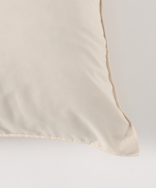 journal standard Furniture （ジャーナルスタンダードファニチャー）の「FEATHER CUSHION PRESS JSF クッション中材 45cm角（クッション/クッションカバー・レディース・その他・FREE）」の5枚目の写真