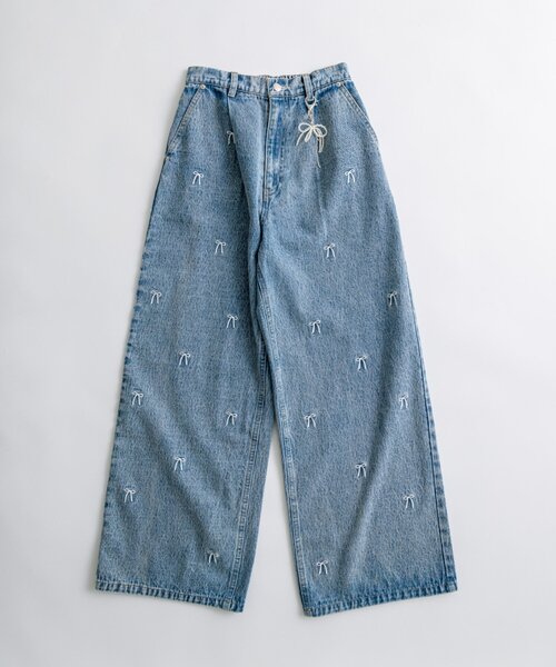 OLIVE des OLIVE（オリーブデオリーブ）の「パールチャーム付き刺繍入りワイドデニムパンツ 1042030020（デニムパンツ・レディース・ブルー・SMALL/MEDIUM）」の6枚目の写真