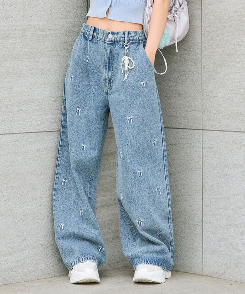 OLIVE des OLIVE パールチャーム付き刺繍入りワイドデニムパンツ パールチャーム付き刺繍入りワイドデニムパンツ | OLIVE des