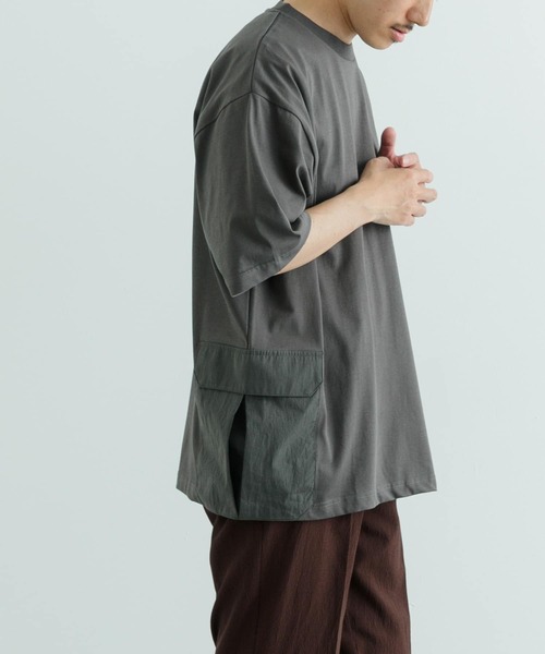 ITEMS URBANRESEARCH（アイテムズ アーバンリサーチ）の「『XLサイズあり』サイドポケットキリカエ クルーネックTシャツ（Tシャツ/カットソー・メンズ・ブラック/チャコールグレー/ベージュ/カーキ・MEDIUM/LARGE/X-LARGE）」の11枚目の写真