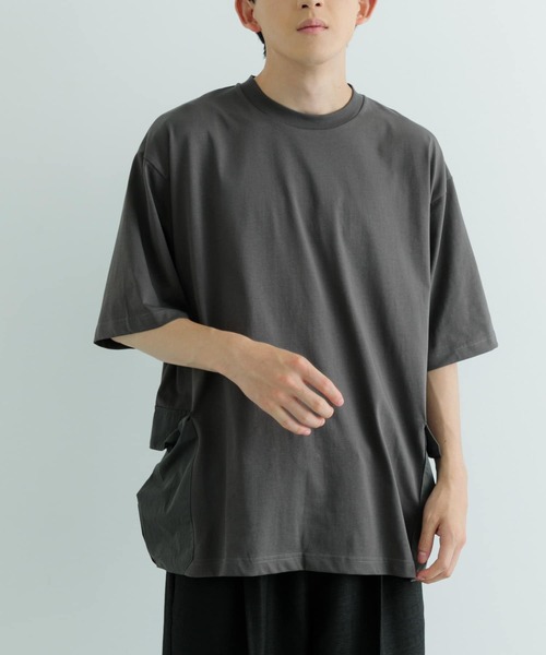 ITEMS URBANRESEARCH（アイテムズ アーバンリサーチ）の「『XLサイズあり』サイドポケットキリカエ クルーネックTシャツ（Tシャツ/カットソー・メンズ・ブラック/チャコールグレー/ベージュ/カーキ・MEDIUM/LARGE/X-LARGE）」の14枚目の写真
