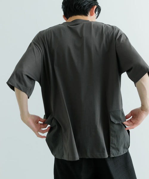 ITEMS URBANRESEARCH（アイテムズ アーバンリサーチ）の「『XLサイズあり』サイドポケットキリカエ クルーネックTシャツ（Tシャツ/カットソー・メンズ・ブラック/チャコールグレー/ベージュ/カーキ・MEDIUM/LARGE/X-LARGE）」の16枚目の写真