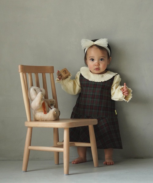 MAKE YOUR DAY（メイクユアデイ）の「フリル付きリブロンパース（ロンパース・キッズ・ピンク/アイボリー/モカ・80/70）」の6枚目の写真