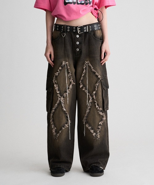 WISH FOR EVER(ウィッシュフォーエバー)の「FRINGE OVERDYED CARGO DENIM / フリンジオーバーダイカーゴデニム(デニムパンツ・メンズ・ブラック/ブラウン・MEDIUM/SMALL/LARGE)」の2枚目の写真