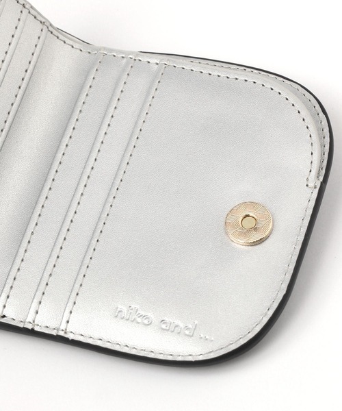 niko and...（ニコアンド）の「オリジナルスタッズ二つ折り財布（財布・レディース・ブラック/グリーン/レッド/シルバー/ゴールド・0）」の13枚目の写真
