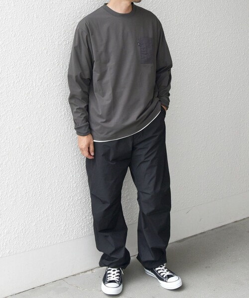 SHIPS any（シップス エニィ）の「【WEB限定】SHIPS any: 〈撥水加工〉Teflon EcoElite(TM) ナイロンポケット Tシャツ (ロンT)◇（Tシャツ/カットソー・メンズ・ホワイト/ブラック/ダークグレー/ケリーグリーン/チャコールグレー/ネイビー・SMALL/MEDIUM/LARGE/X-LARGE）」の17枚目の写真