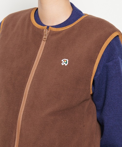 Arnold Palmer（アーノルドパーマー）の「アンブレラキルト リバーシブル ベスト（ダウンベスト・レディース・ブラック/キャメル/ネイビー・L/M/S）」の13枚目の写真