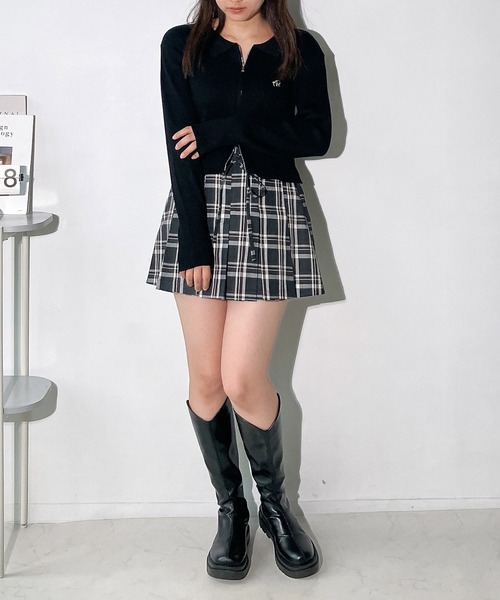 AS KNOW AS plus(アズノゥアズプラス)の「◇ワンポイントロゴ刺繍 ダブルジップカーディガン(カーディガン/ボレロ・レディース・シルバー系/ボルドー/ホワイト×ブラック/ブラック/ブルー系/グリーン系/ネイビー系/グリーン系1/レッド系1/ブラック系1/ネイビー系1/シルバー系1・FREE)」の19枚目の写真