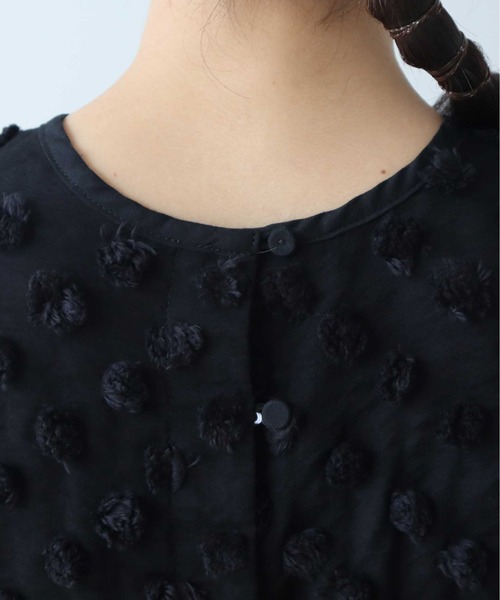 yuni（ユニ ）の「ボンボンジャカード 袖バルーンブラウス（シャツ  