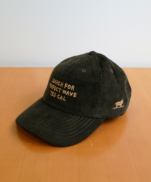 The Endless Summer(エンドレスサマー)の「【WEB / FLAG SHOP限定】HAND LOGO EMB CORDUROY CAP / キャップ(キャップ・メンズ・ブラック/ダークグリーン/ベージュ/ネイビー/ブラウン/ピンク/オフホワイト/ワイン/チャコール/ライトグレー/ホワイト/ピンク系その他2/モカ/オリーブ/ブルーグレー・FREE)」の11枚目の写真