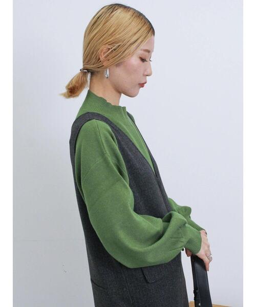 Samansa Mos2 blue（サマンサモスモスブルー）の「【Hug Knit】ボリューム袖ハイネックプルオーバー（ニット/セーター・レディース・ブラック/ライトベージュ/グリーン/トップグレー/ブルー・F）」の19枚目の写真