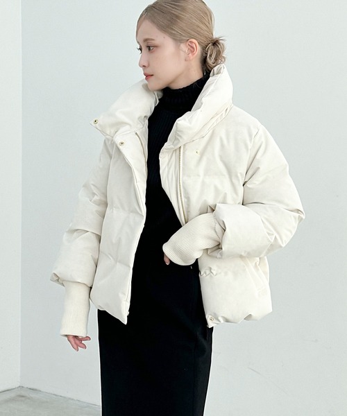 マットな質感。ハイネックカラーダウンジャケット＜ダウン50％使用で