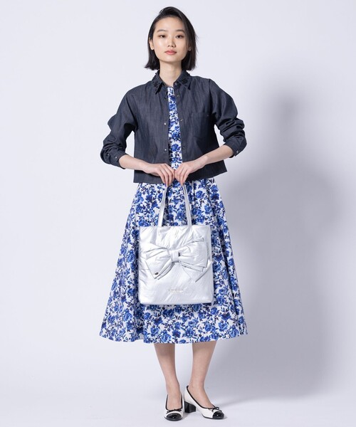 TOCCA(トッカ)の「T CADEAU NEW BAG フラットトートバッグ(トートバッグ・レディース・ブラック系/シルバー系/ライトグレー系・F)」の20枚目の写真
