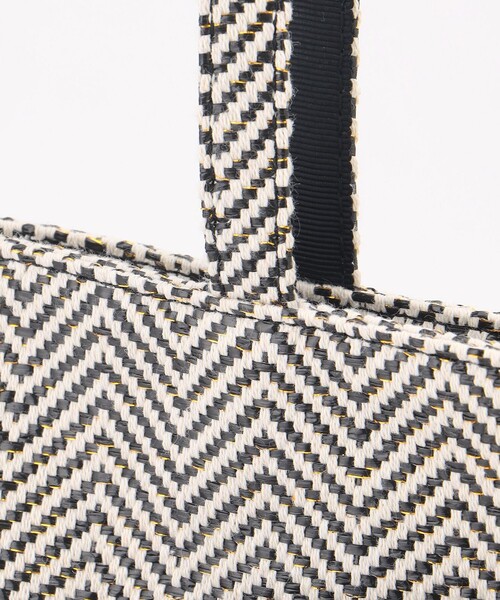 TOCCA(トッカ)の「T CADEAU NEW BAG フラットトートバッグ(トートバッグ・レディース・ブラック系/シルバー系/ライトグレー系・F)」の13枚目の写真