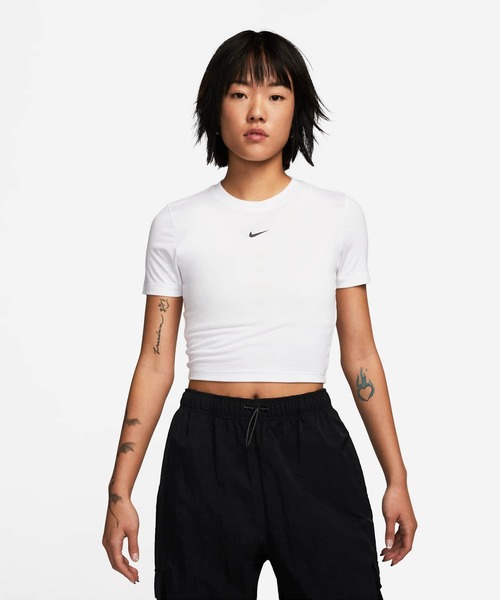 NIKE(ナイキ)の「ナイキ スポーツウェア エッセンシャル ウィメンズ スリムフィット クロップ Tシャツ / Nike Sportswear Essential Women's Slim-Fit Crop T-Shirt FB2874-100 White(Tシャツ/カットソー・レディース・ホワイト・2XL/L/M/S/XL/XS)」の1枚目の写真
