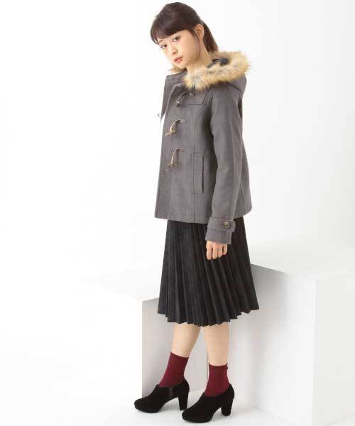 earth music&ecology（アースミュージックアンドエコロジー）の「フルフルダッフルコート（ダッフルコート・レディース・オフホワイト/杢グレー/ブルー/ピンク/レッド/キャメル/グリーン/サックスブルー/イエロー/ネイビー・LARGE/MEDIUM/SMALL）」の3枚目の写真