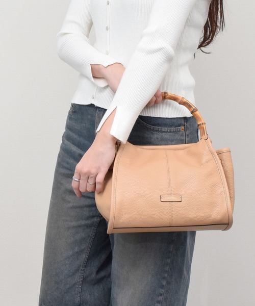 LORISTELLA(ロリステッラ)の「【LORISTELLA】バンブーハンドルレザーバッグ(Q56414)(ハンドバッグ・レディース・アイボリー/ベージュ・ALL)」の2枚目の写真